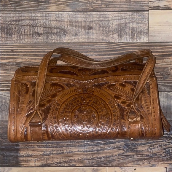 avelar Handbags - Vintage Avelar Genuine Leather purse